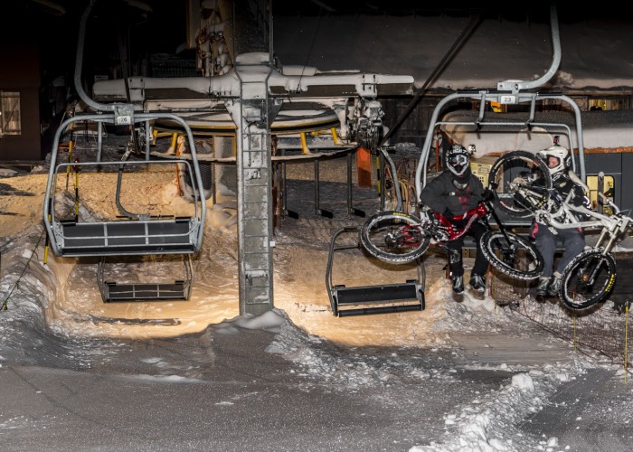 20130112_194453__D9P1609 snow bike downhill night mörlialp 2014