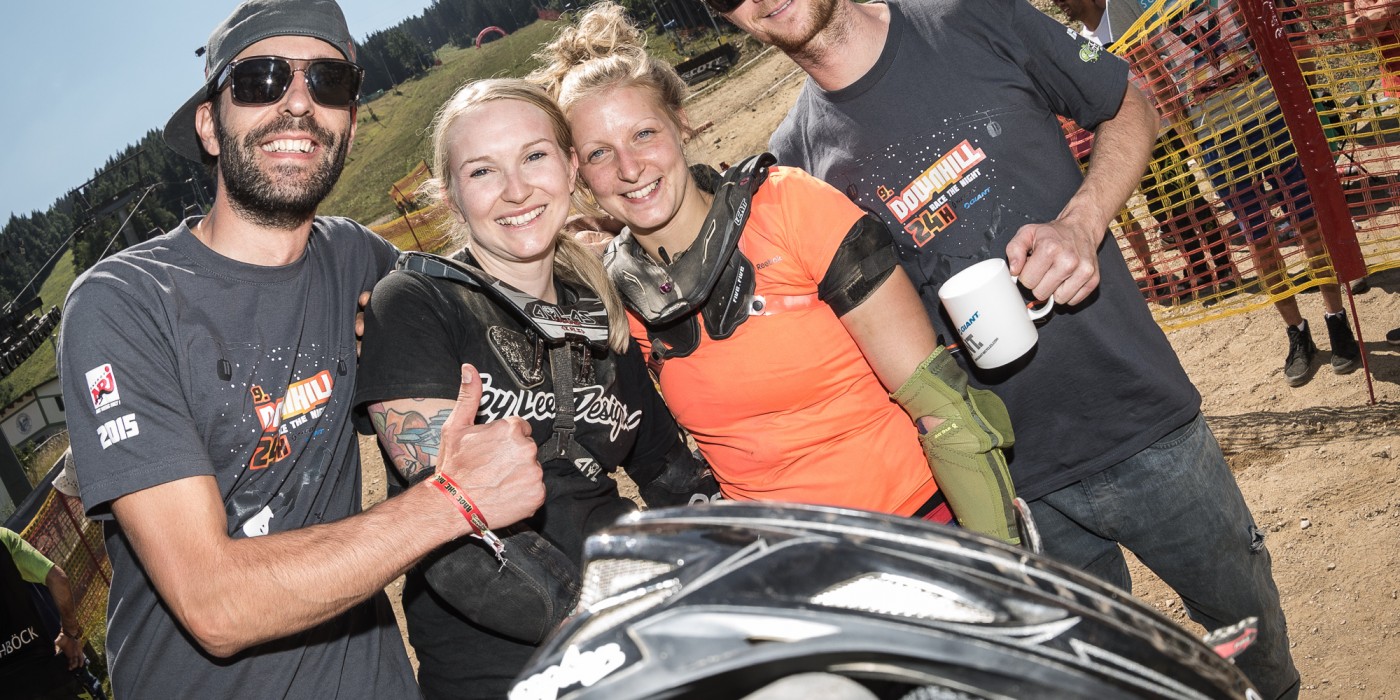 24h-downhill-Zauberberg Semmering_Siegerehrung_Damen_Anita Novak_Lisa Ribarich
