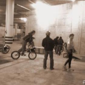 thumb_street_group