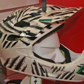 specializedHelm2